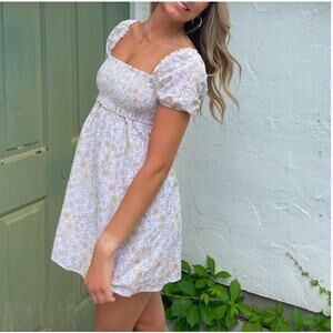 Aritzia Sunday Best Womens Floral Babydoll Dress Size Medium White Beige Linen